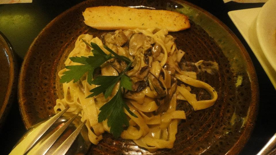 Fettucini con Funghi e oglio de Tartufo
