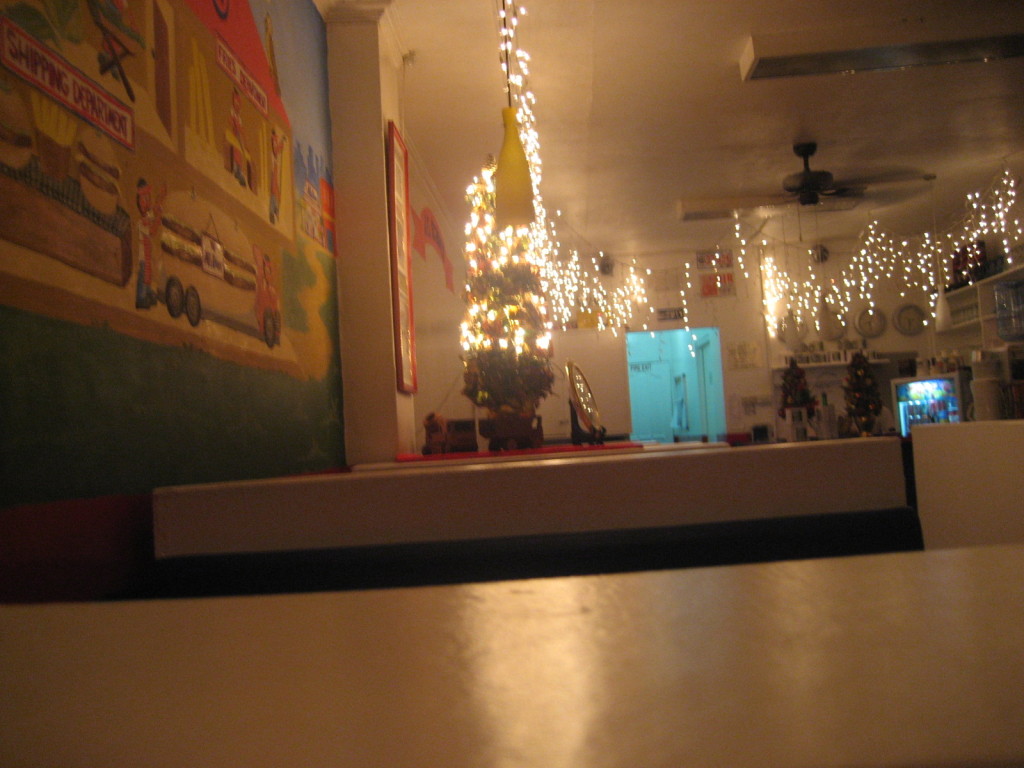 Al's diner in full christmas spirit